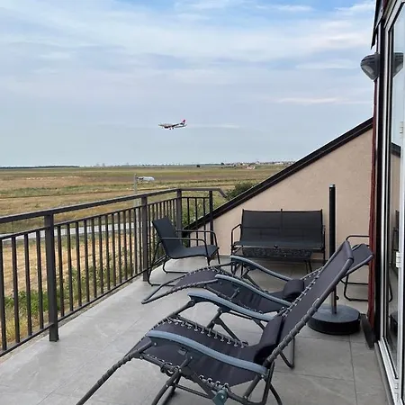 Apartment Airport Gate 25 *